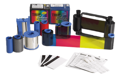 Zubehör Kartendrucker - Farbbänder, Overlays, Laminate, Reinigungsmaterial